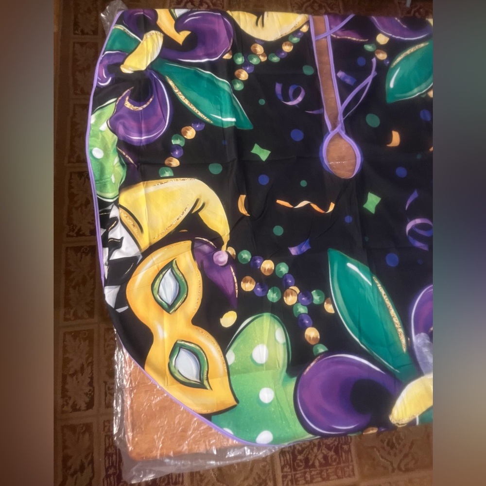 Mardi Gras Christmas Tree Skirt - Picture 3 of 16